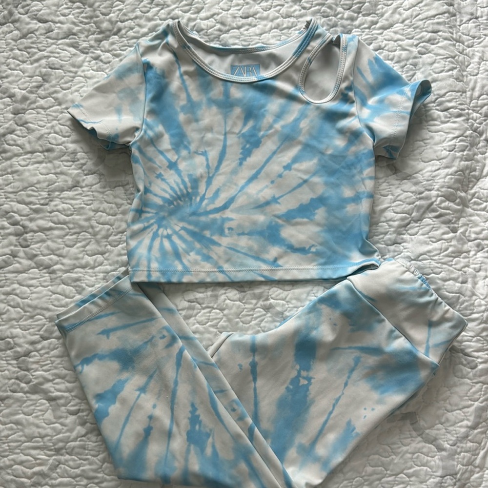 Zara girls workout set. Leggings and crop top. Size 8-9. EUC